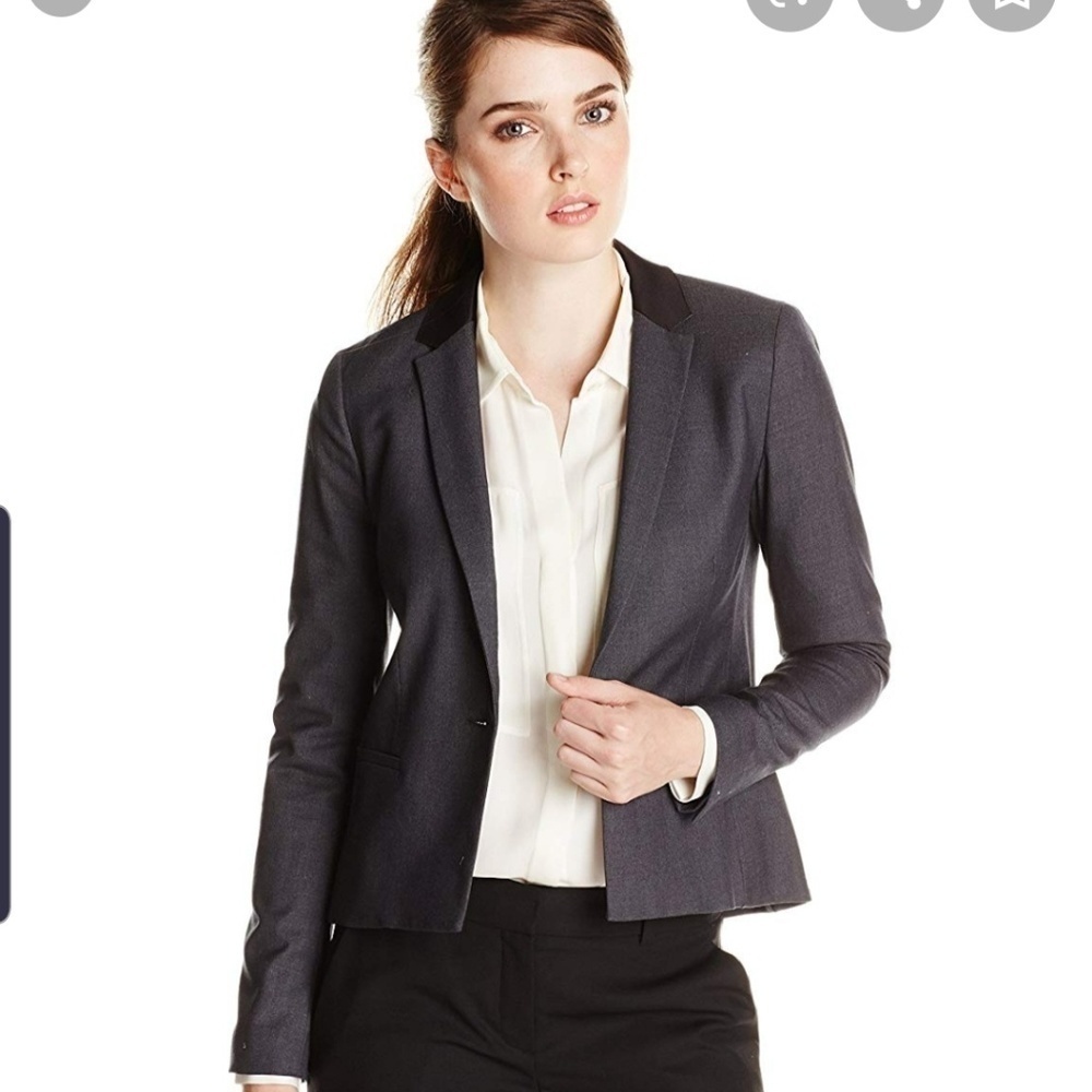 T.Tahari dark gray blazer with black collar Size 6